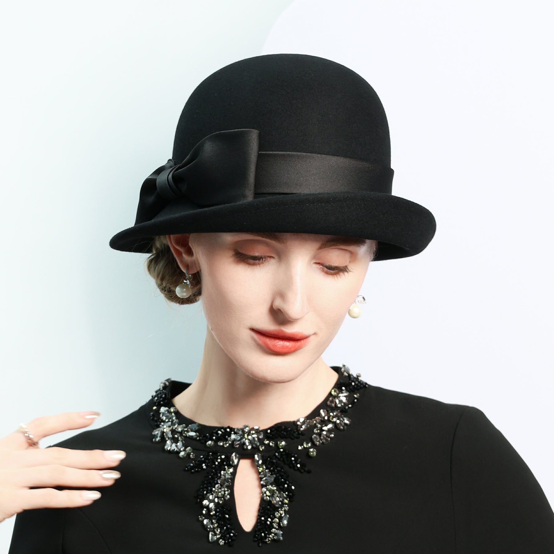 Women's Flip Brim Winter Bowknot Wool Special Occasion Cloche Hats