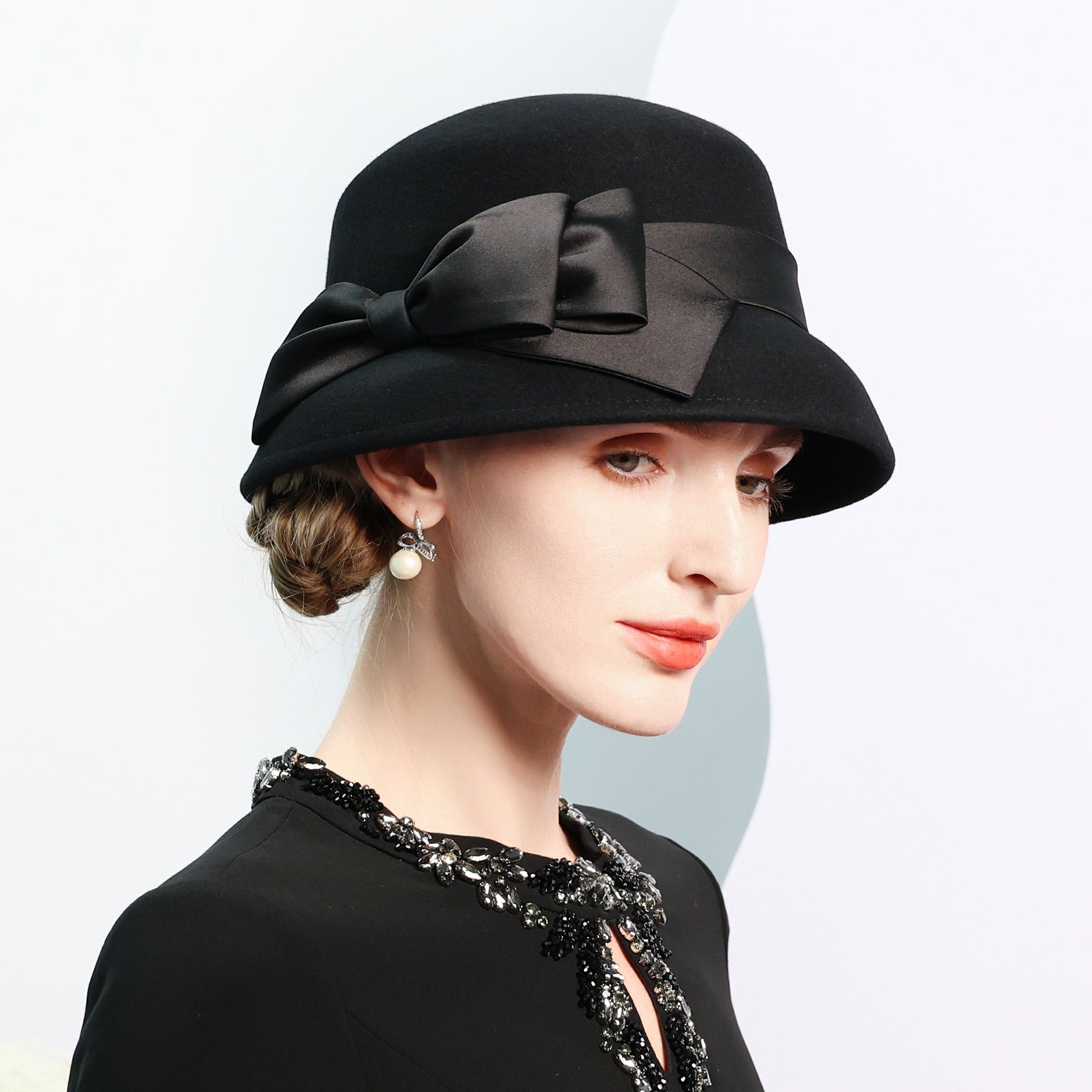 Women's Winter Wool Bowknot Special Occasion Cloche Hats