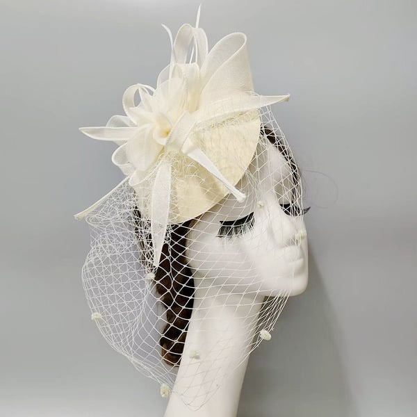 Women's Elegant Vintage Mesh With Flower Cocktail Kentucky Derby Fascinators With Clip