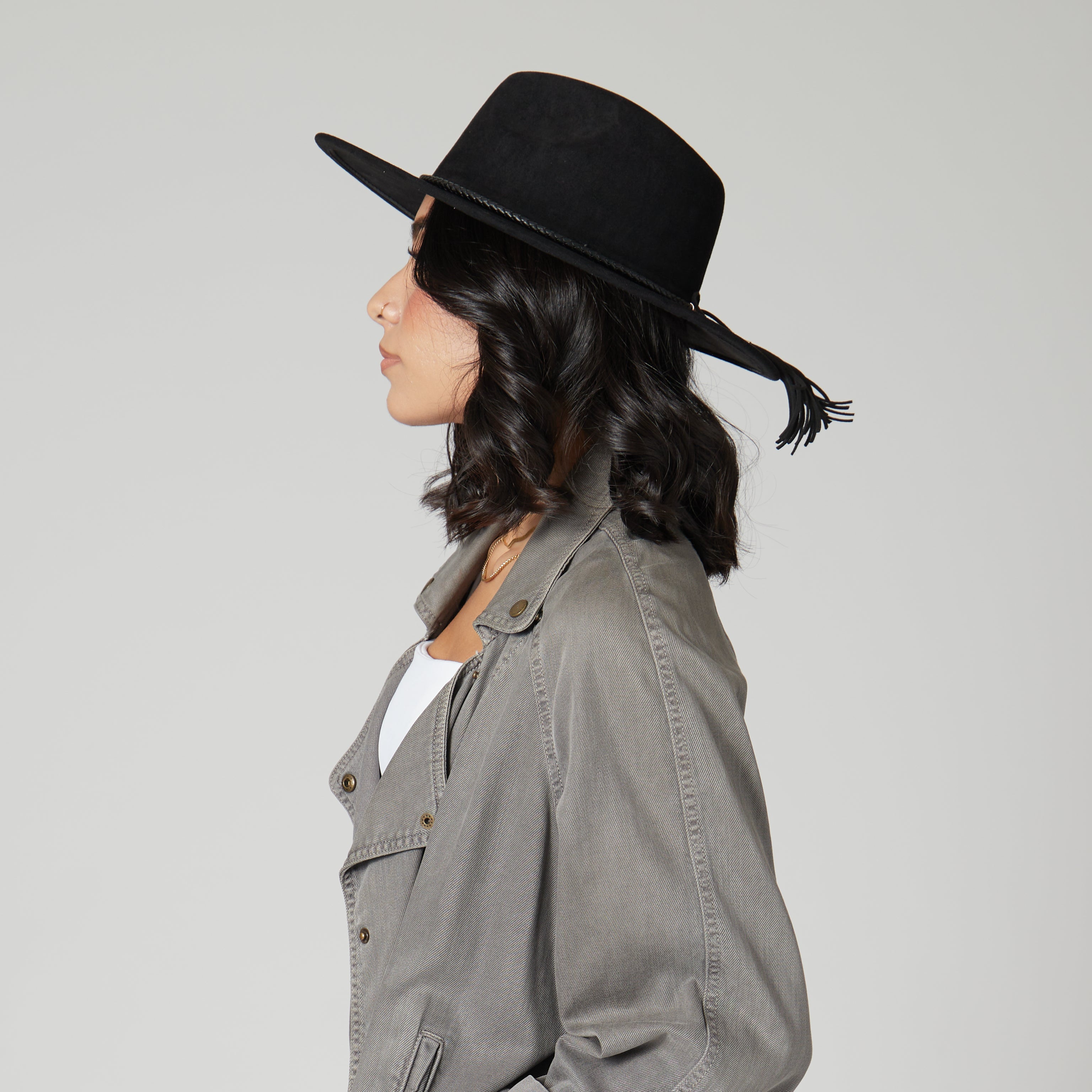 Wide-brim Tasseled Hat