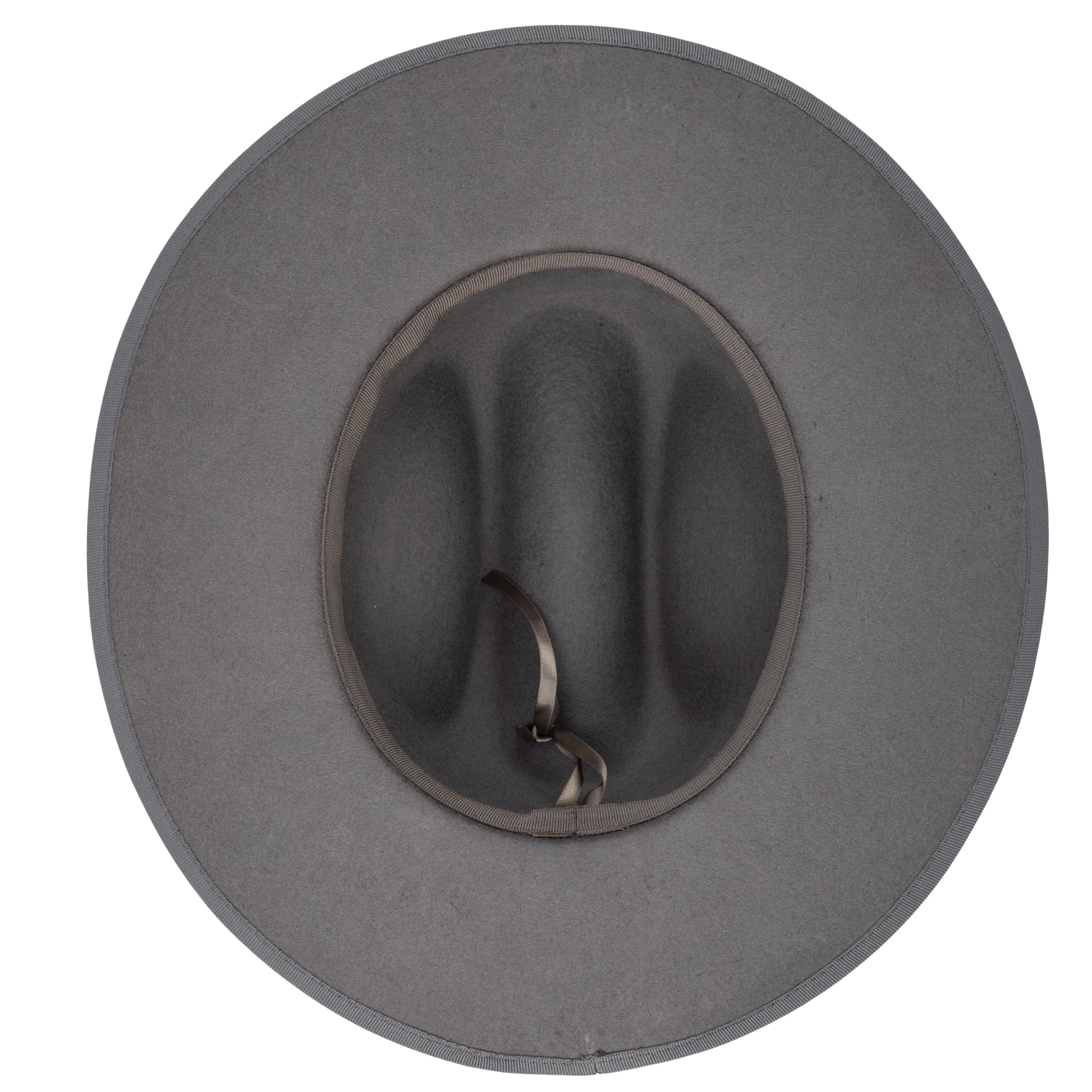 Wide-brimmed fedora